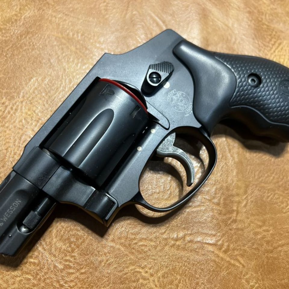 Image 3 - 432-3 .32 Mag J-Frame 6 Shots