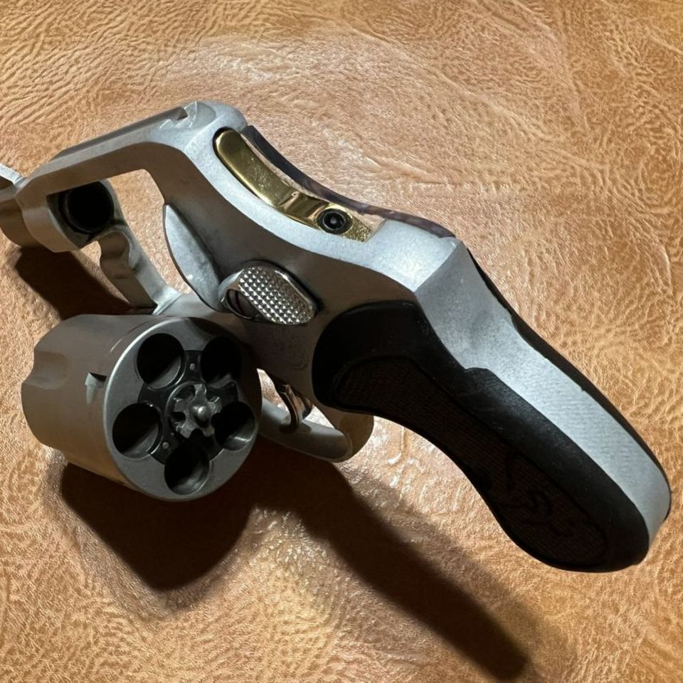 Image 5 - RARE Taurus 85 VIEW 