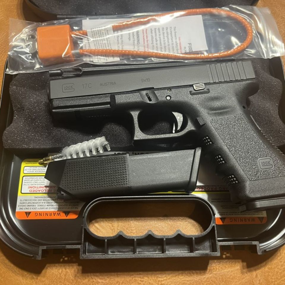 Image 2 - GLOCK 17C G3 BNIB TALO 17+1