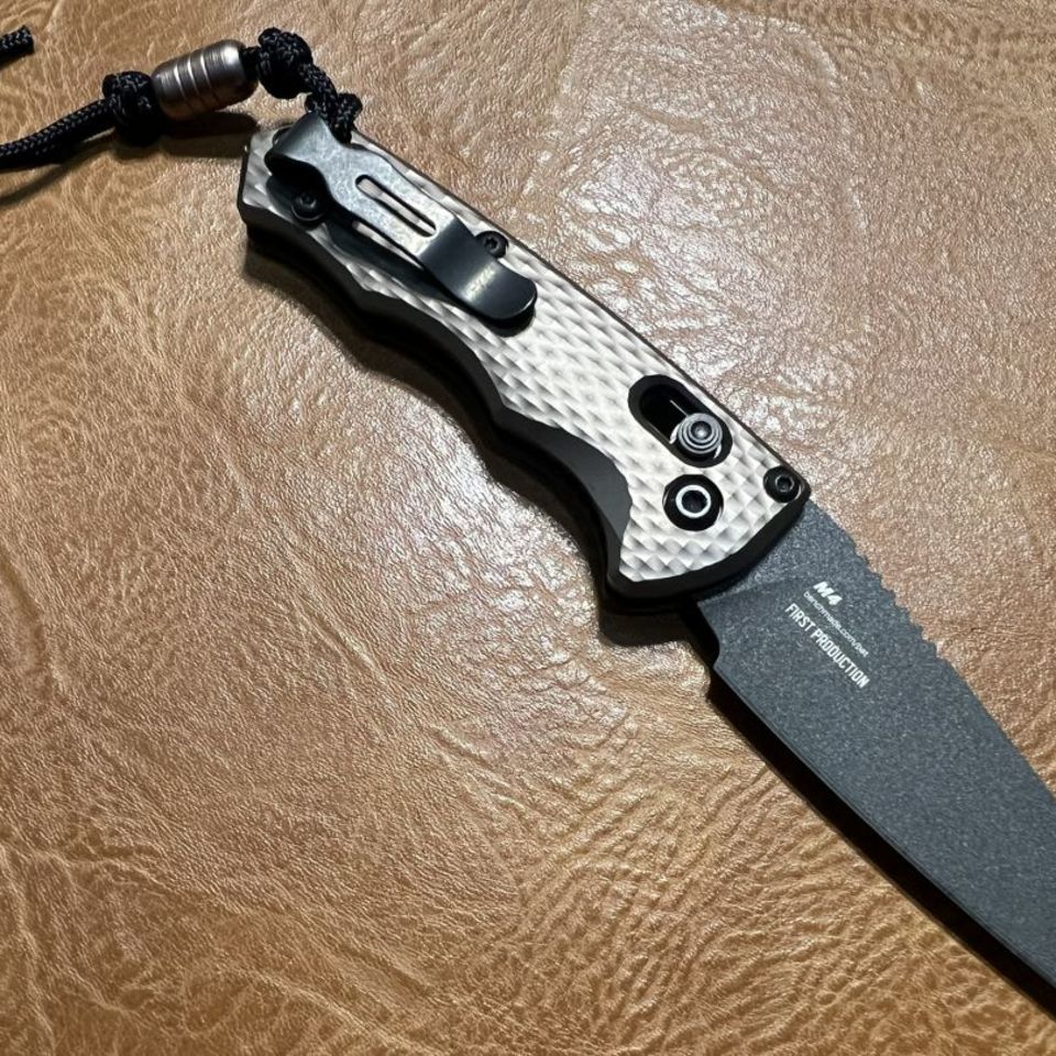 Image 4 - Benchmade Auto Immunity BNIB