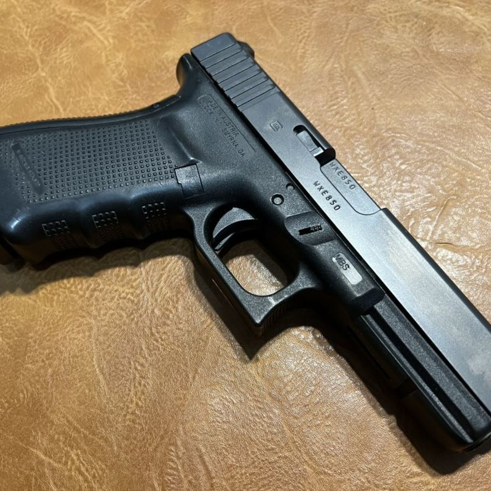 Image 3 - Glock 21 Gen 4 Box 1 Mag