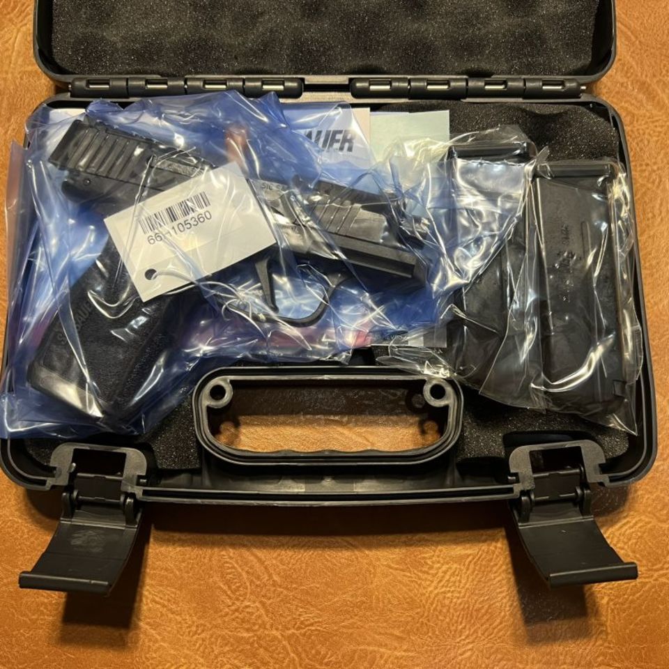 Image 5 - P365X 12+1 3 MAGS OR NS BNIB