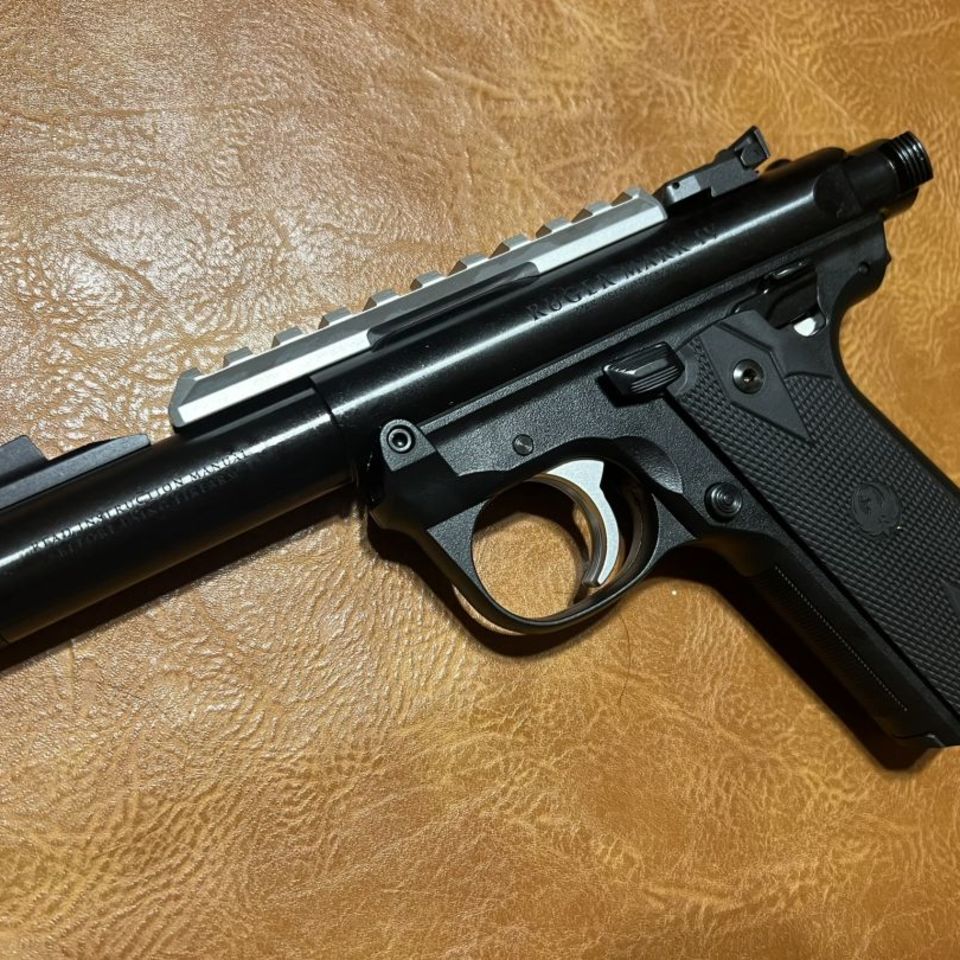 Image 5 - Ruger MK IV 22/45 Threaded