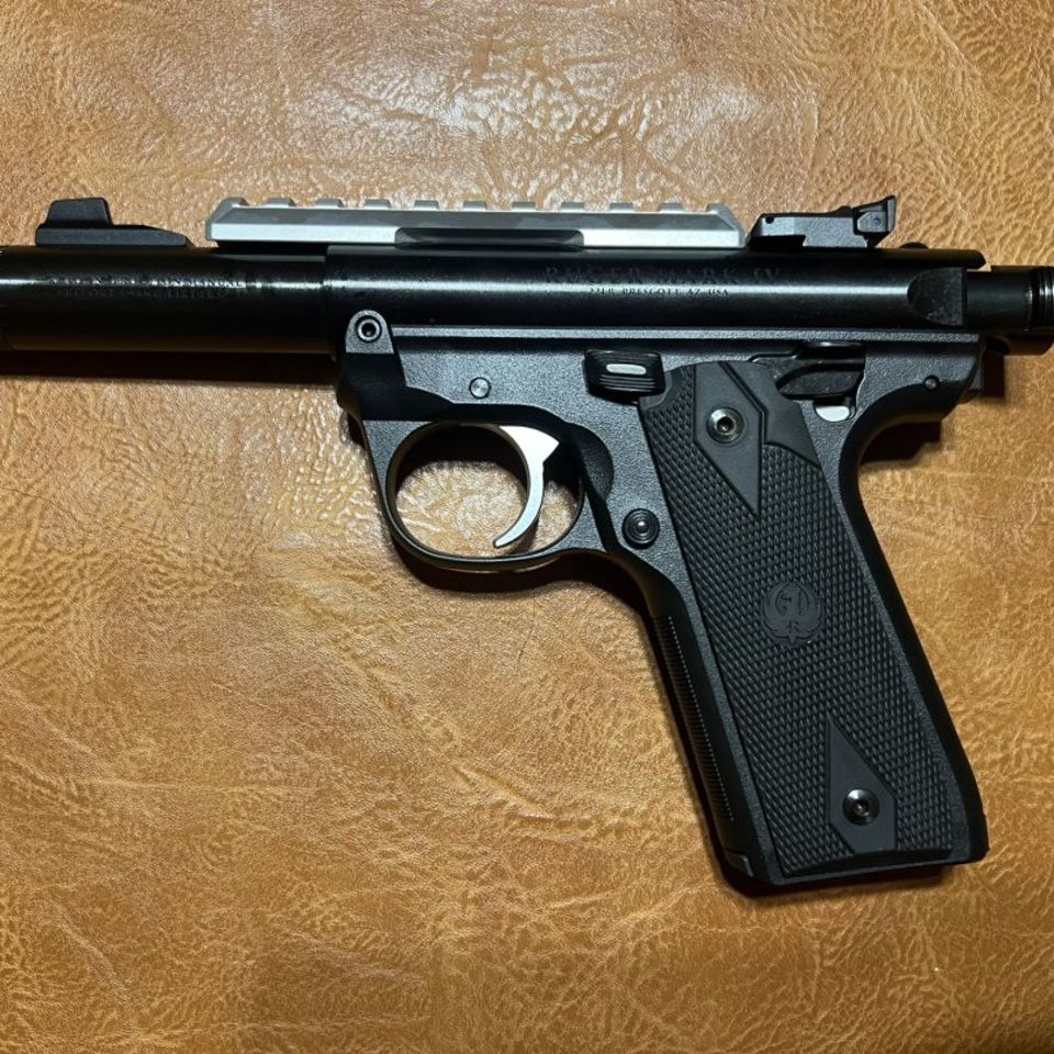 Image 2 - Ruger MK IV 22/45 Threaded