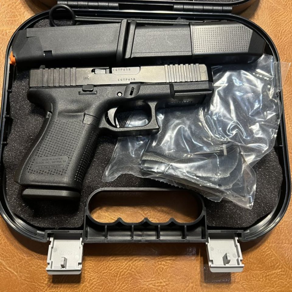 Image 5 - Glock 19C V Factory New 15+1