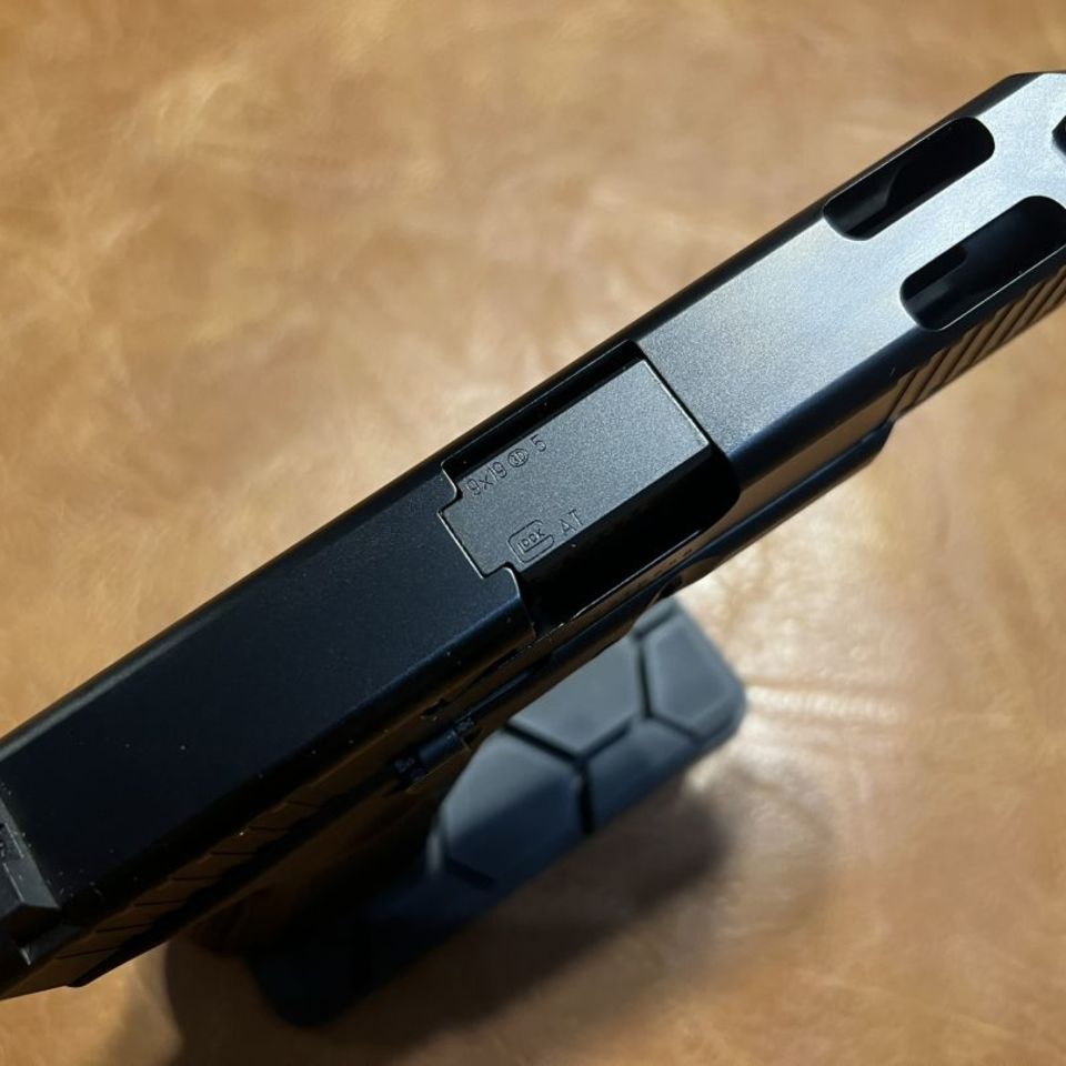 Image 4 - Glock 19C V Factory New 15+1