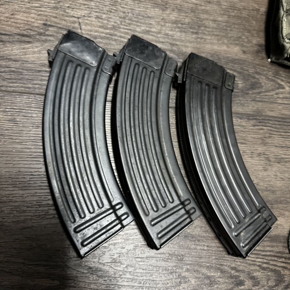 Image 2 - Chinese flatbacks with pouch