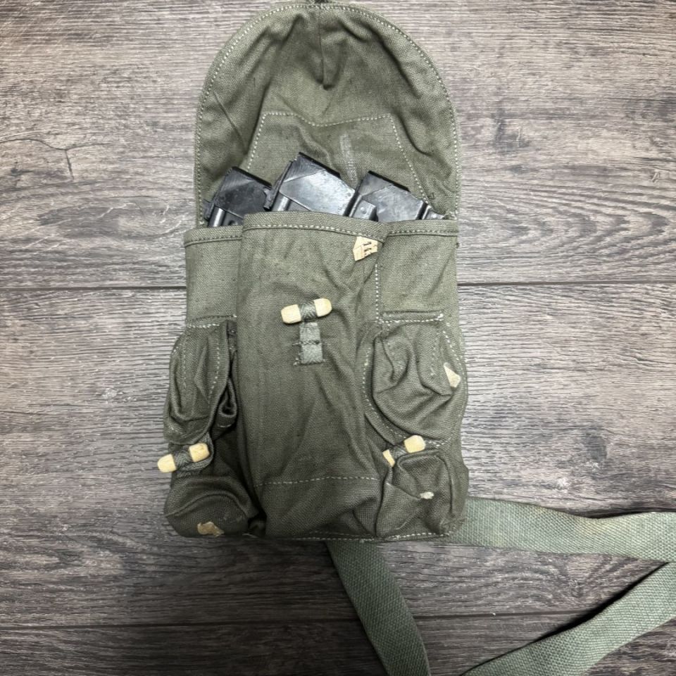 Image 1 - Chinese flatbacks with pouch