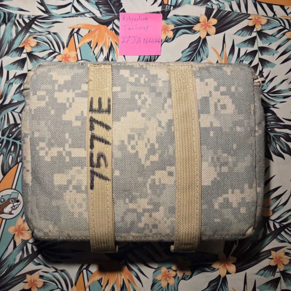 Image 3 - Padded lens case