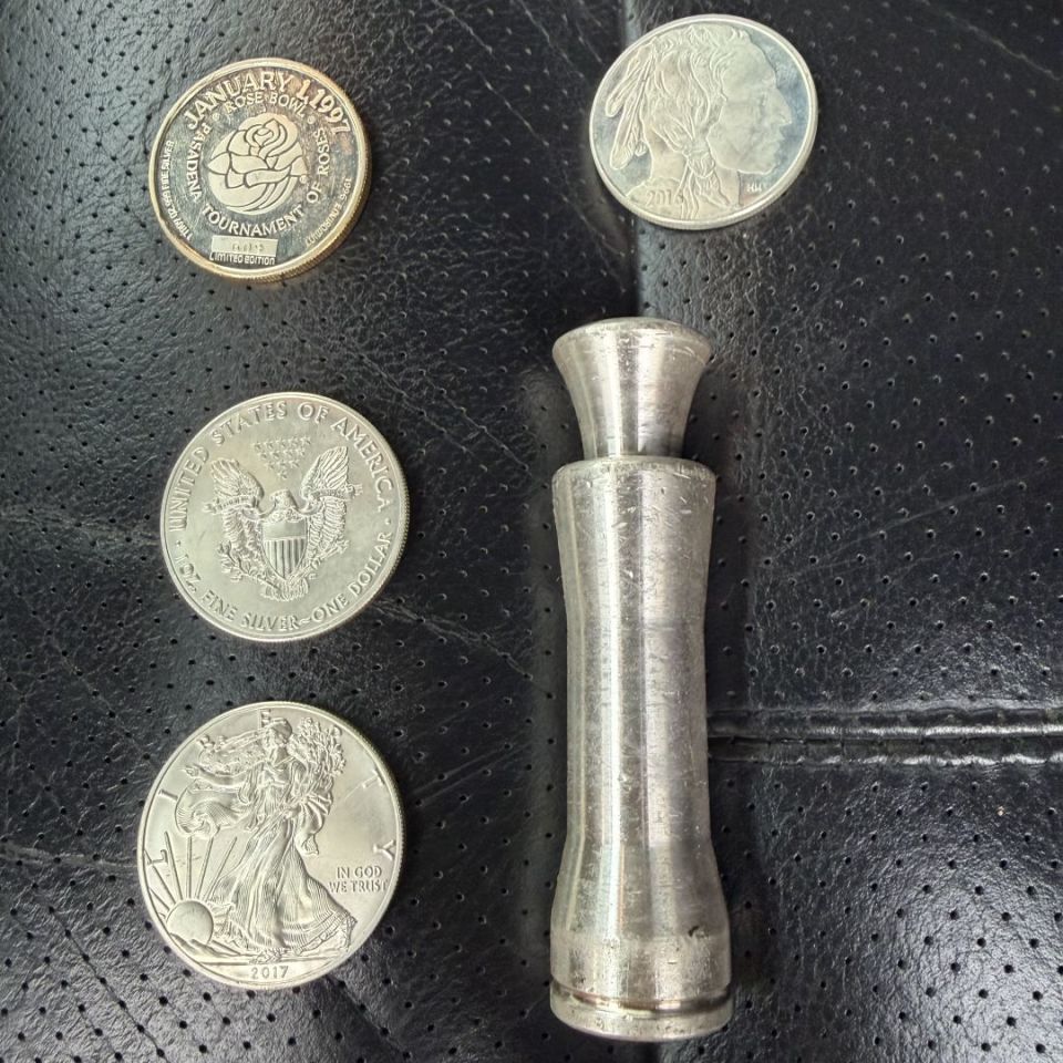 Image 1 - Silver/gold