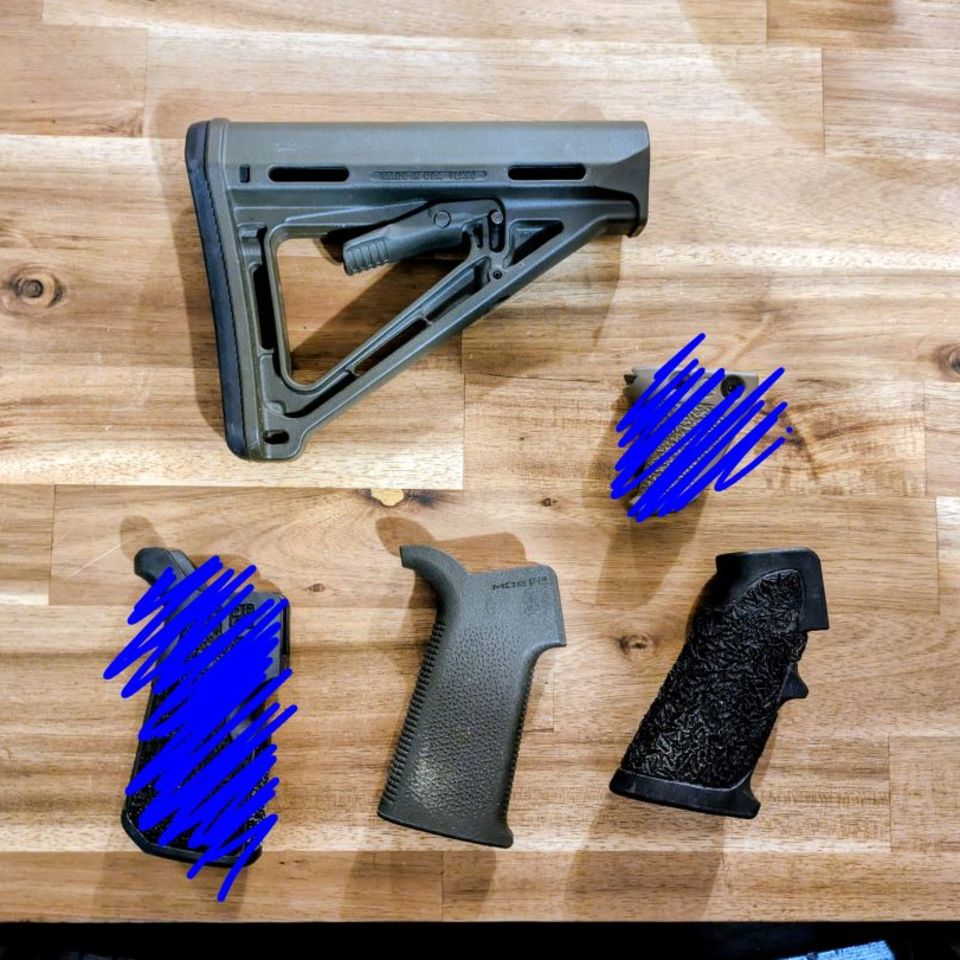 Image 2 - Furniture lot