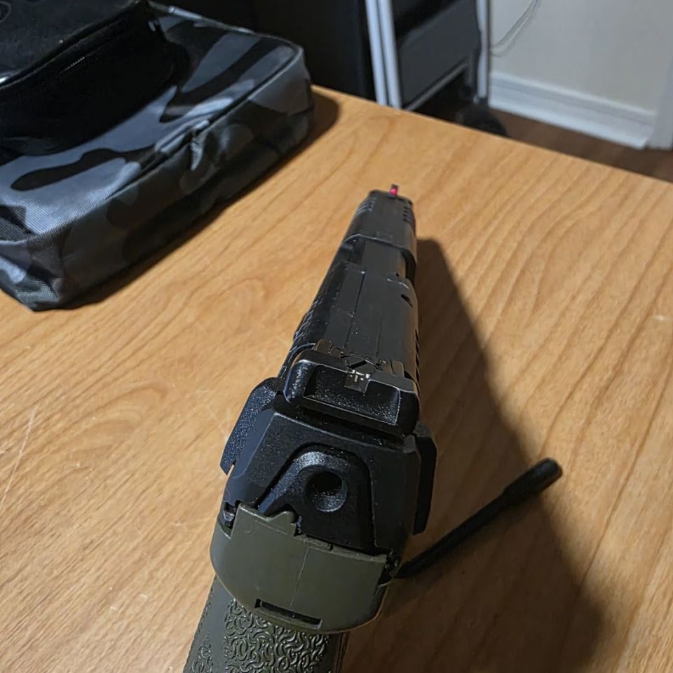 Image 2 - HK VP9 with HK VP9L-B slide 