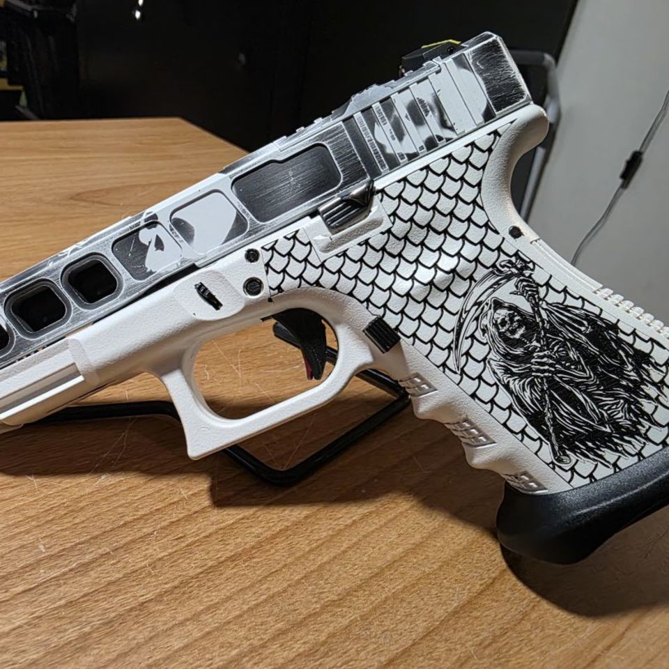 Image 2 - Custom Glock 19 Gen 4