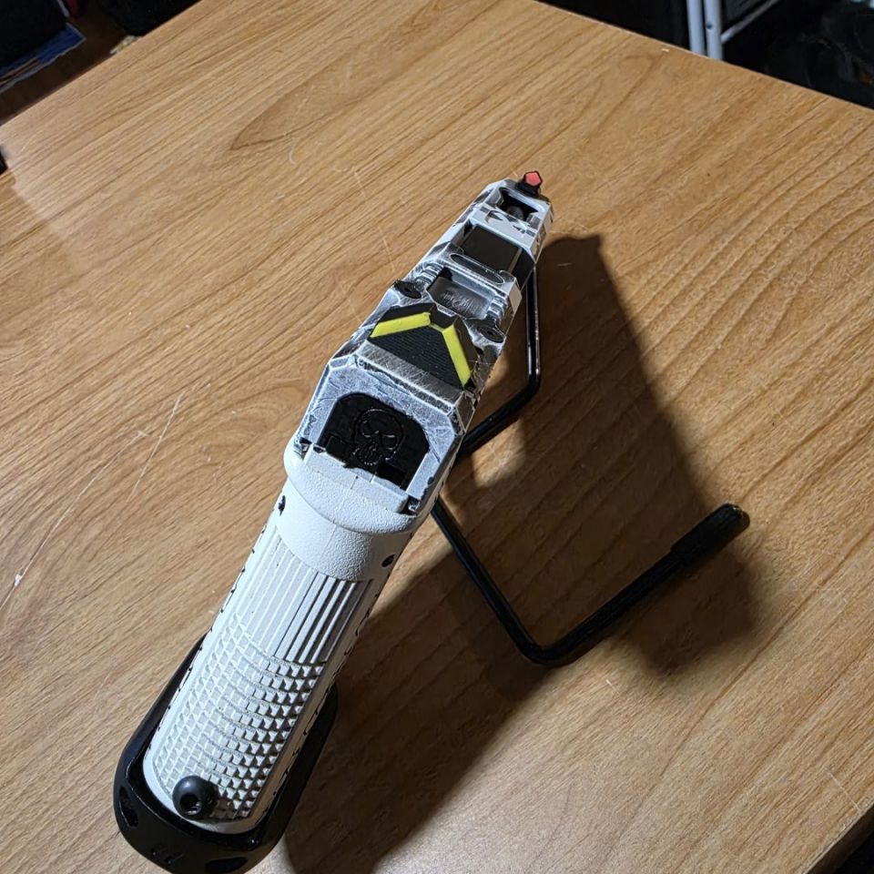 Image 3 - Custom Glock 19 Gen 4