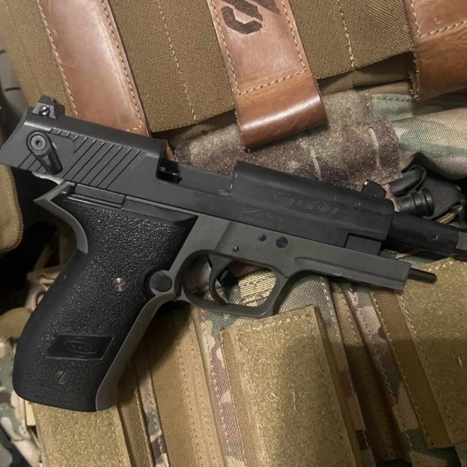 Image 2 - GSG firefly