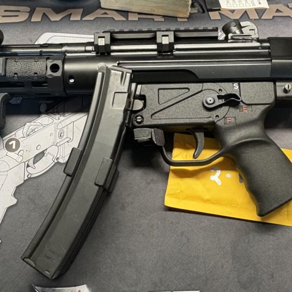 Image 4 - HK SP5 with bag