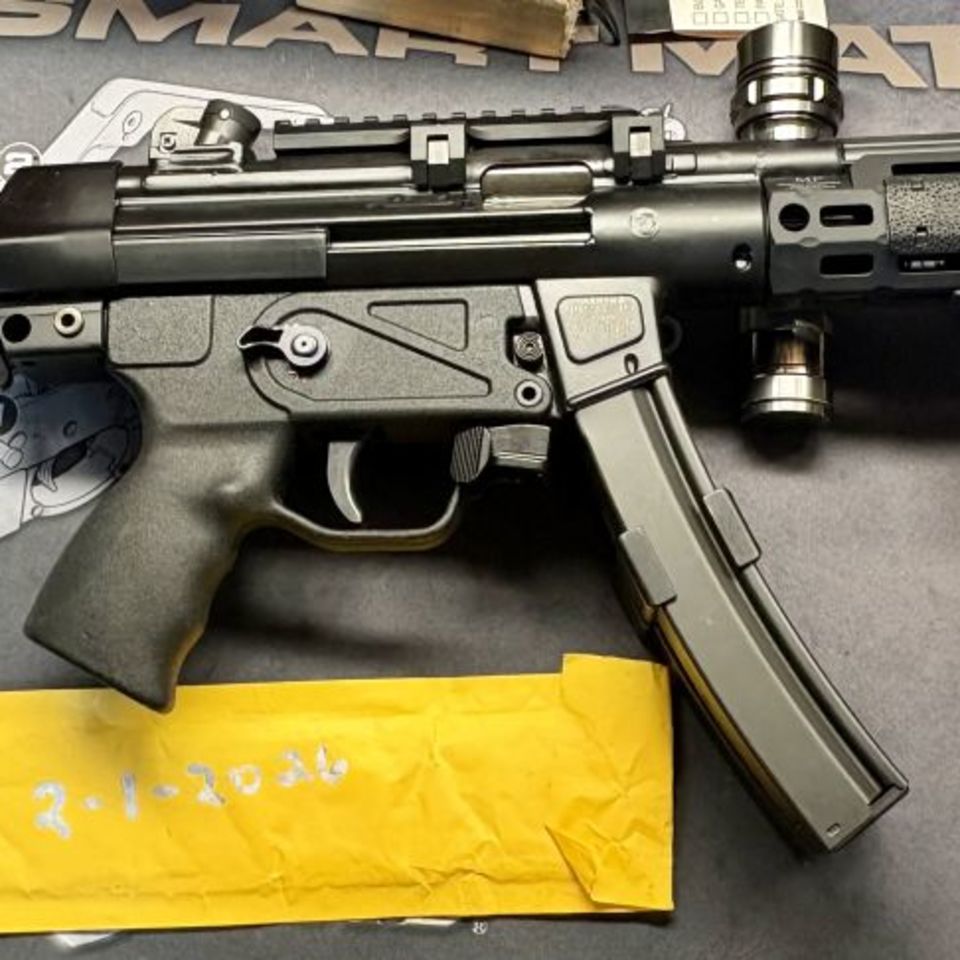 Image 3 - HK SP5 with bag