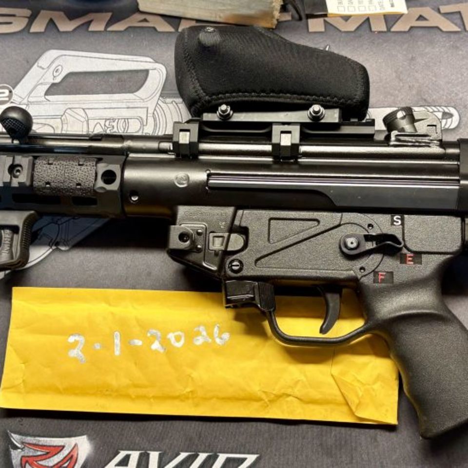 Image 1 - HK SP5 with bag