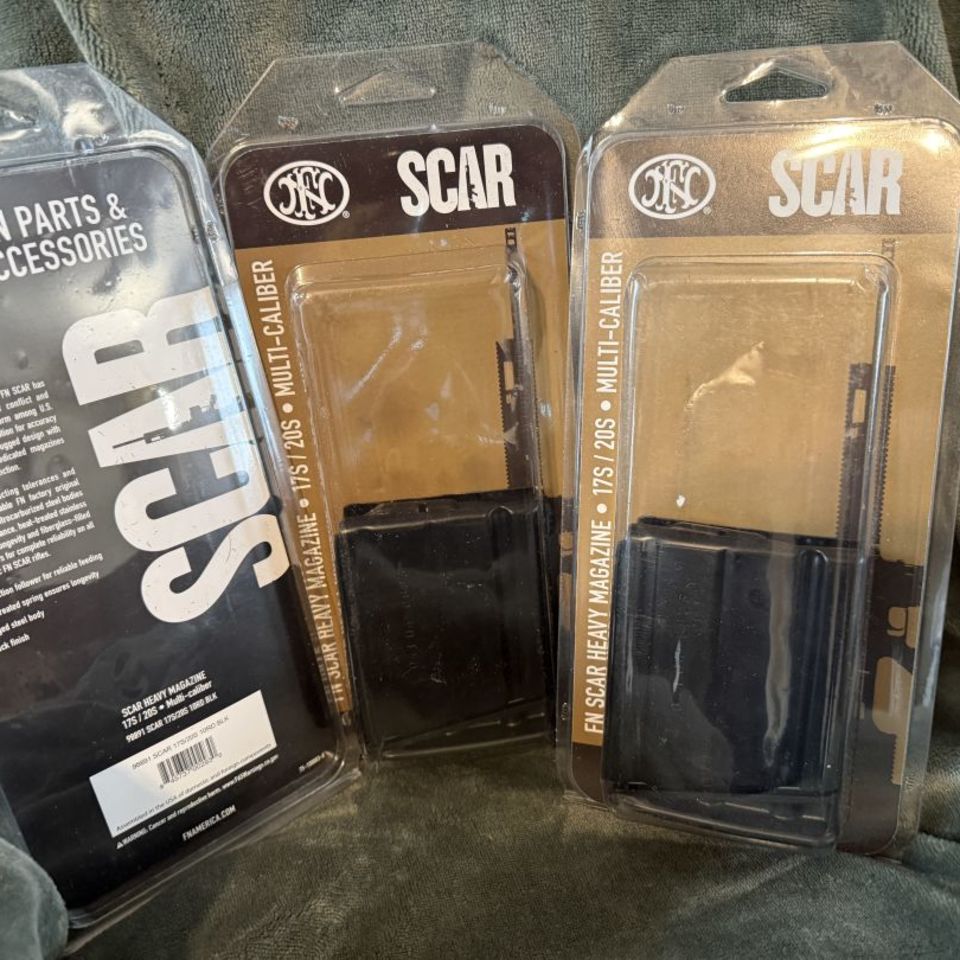 Image 1 - FN SCAR 17 magazines