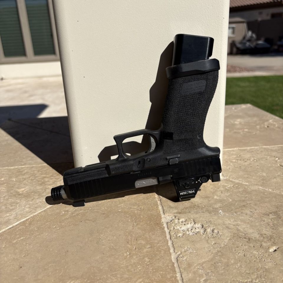 Image 2 - Glock 17 Gen 5 