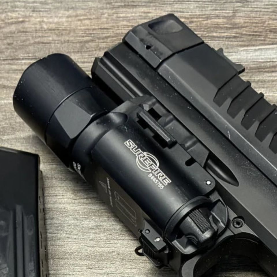 Image 2 - Surefire X300U-A 