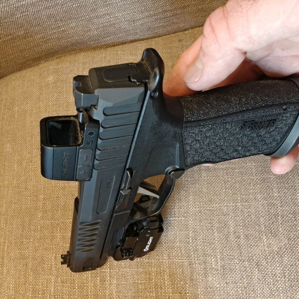 Image 2 - P365 Fuse, holster and mags