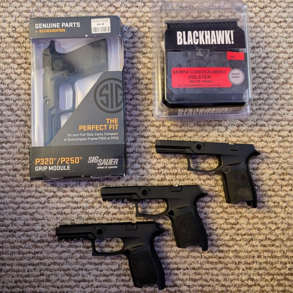 Image 1 - P320 Bundle - Grips & Holster