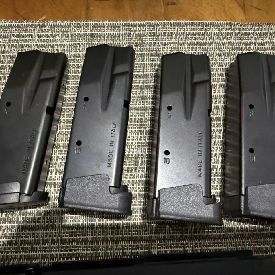 Image 2 - P320 Sub Compact Grips & Mags