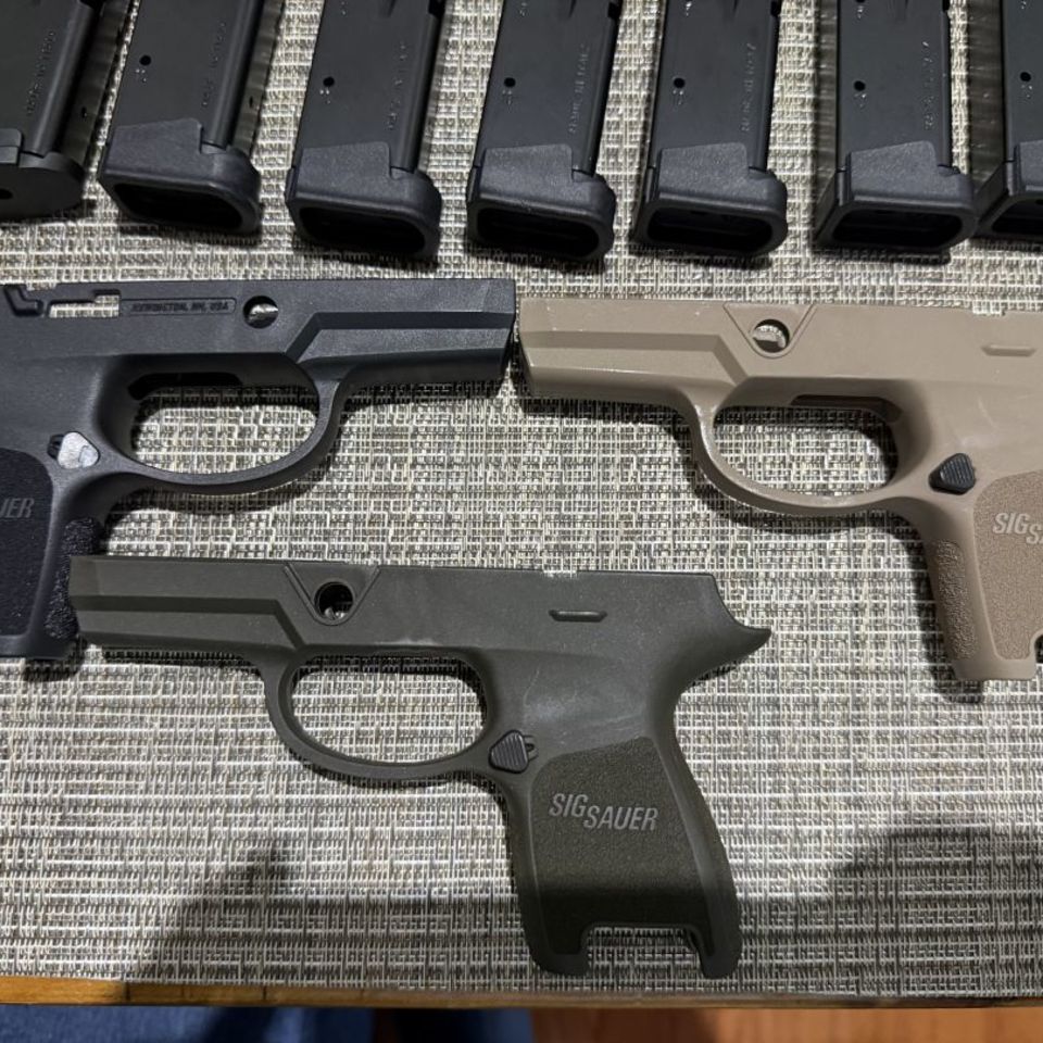 Image 4 - P320 Sub Compact Grips & Mags