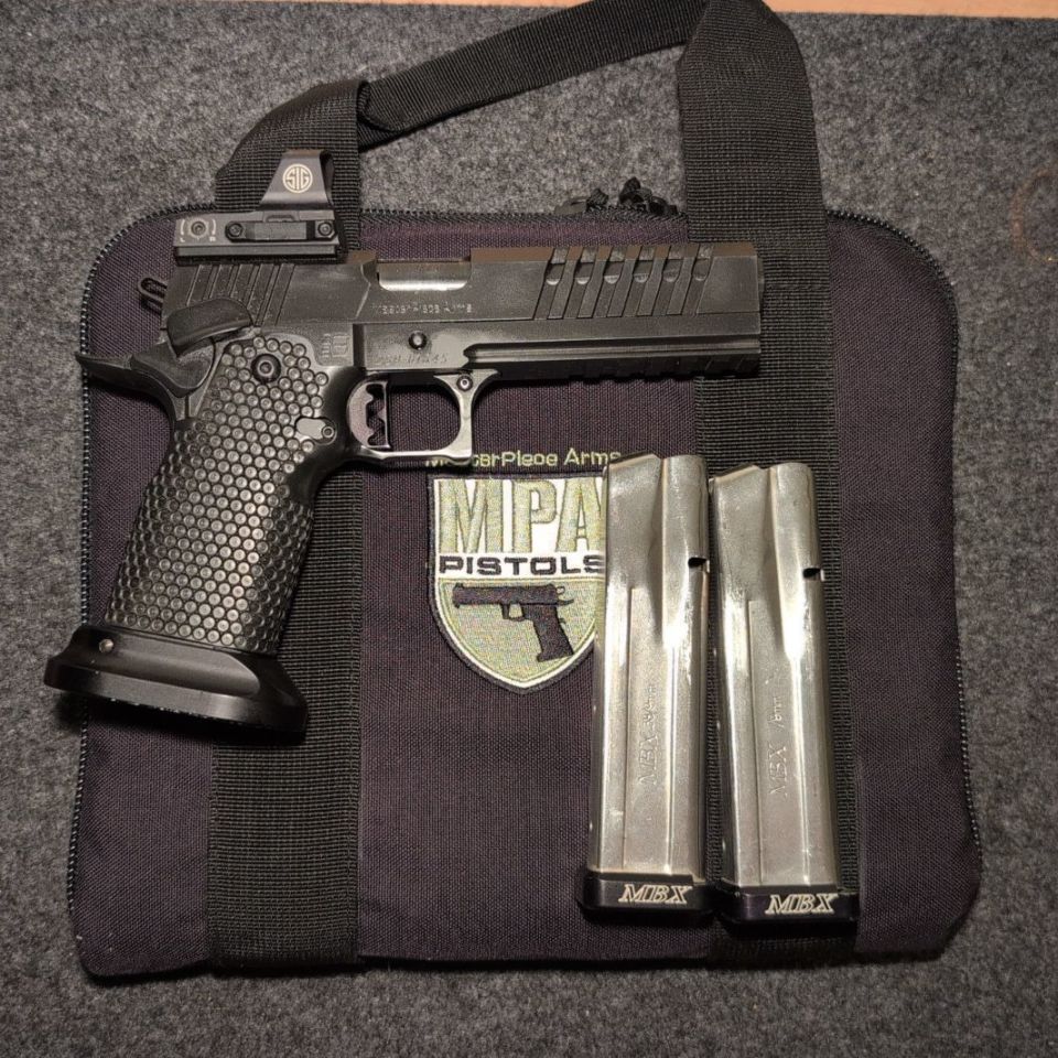 Image 2 - Masterpiece Arms DS9 2011