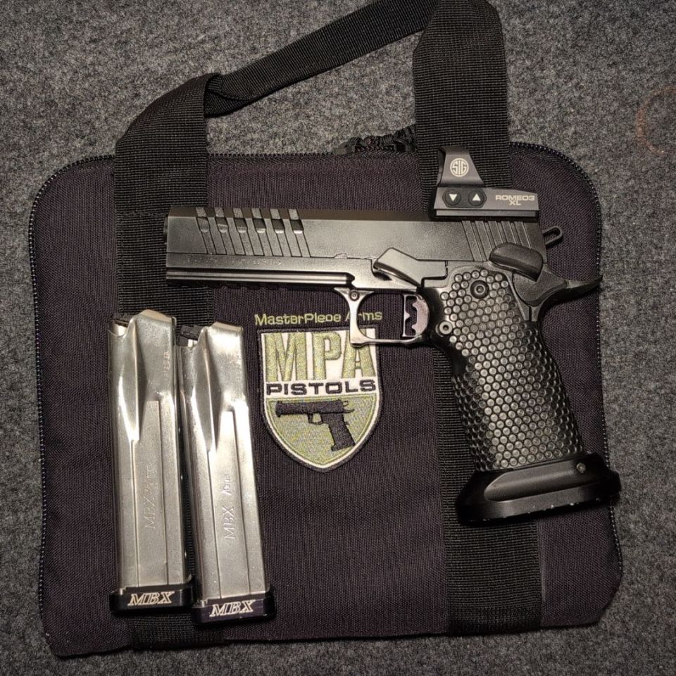 Image 1 - Masterpiece Arms DS9 2011