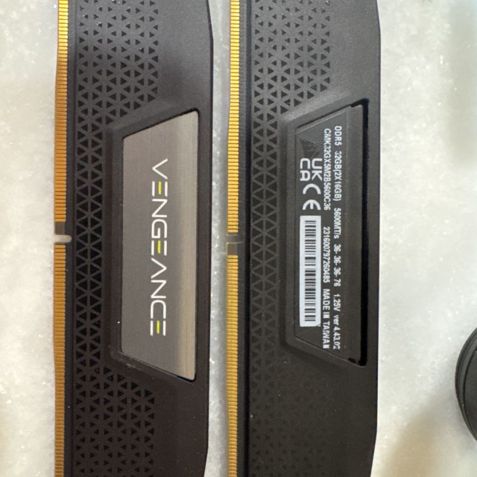 Image 2 - Random stuff (prices in desc)