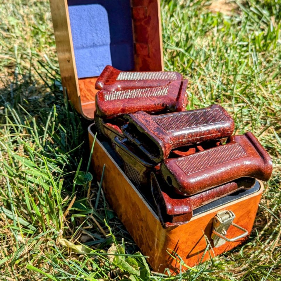 Image 2 - Refinished Bulgarian AK grips