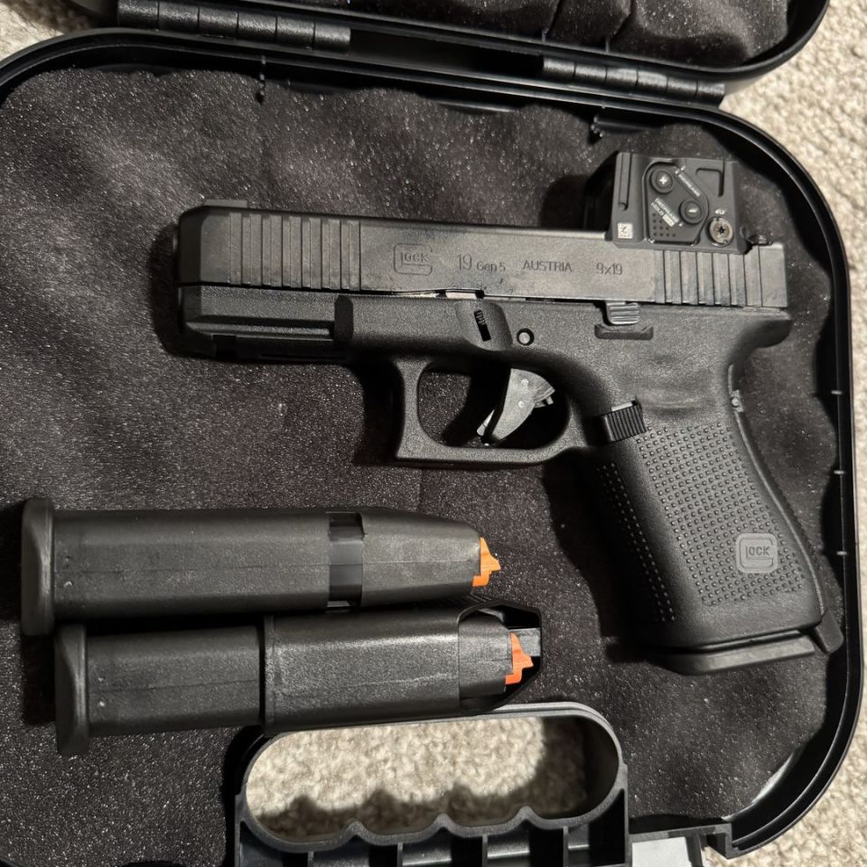 Post 4 - Glock 19 Gen 5 Aimpoint COA