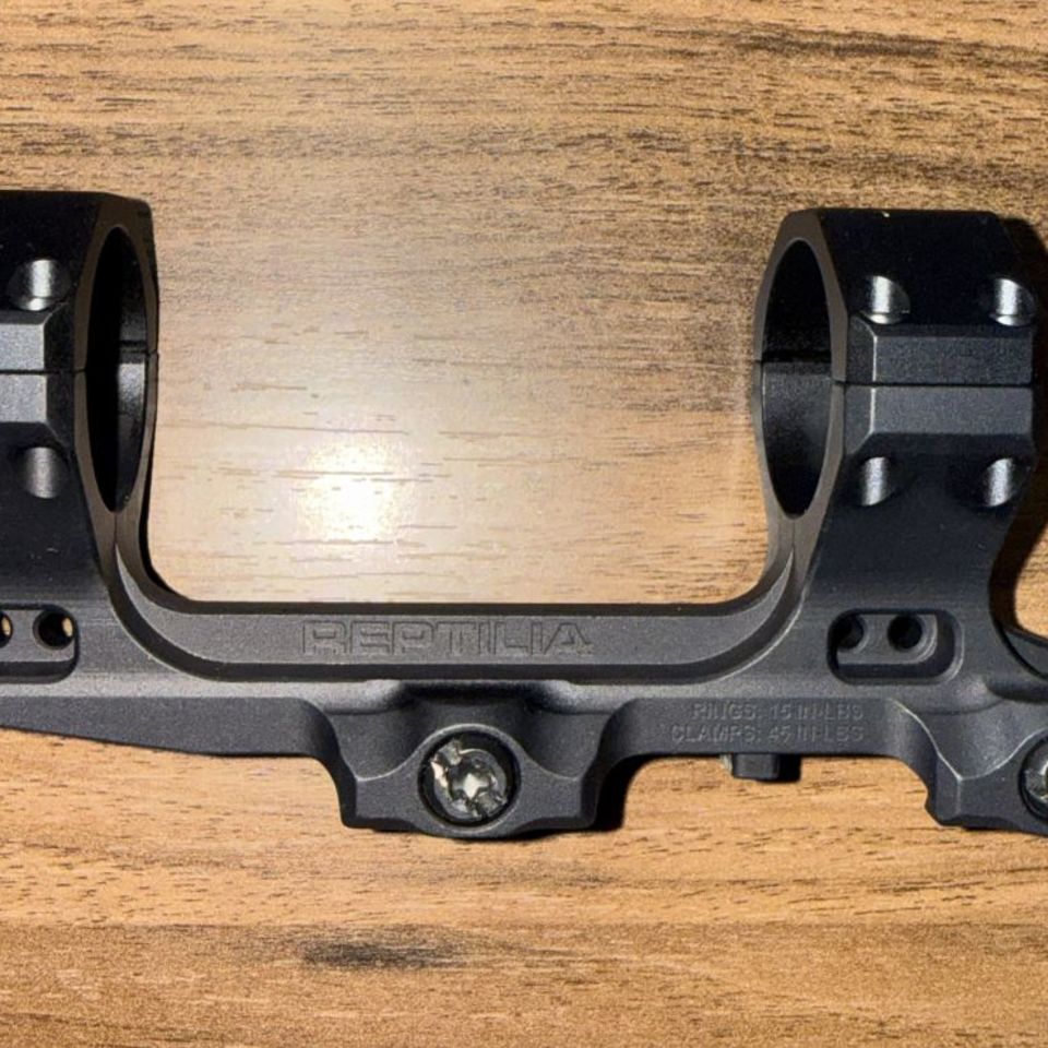 Post 1 - Reptilia BLK AUS 30mmD 39mmH