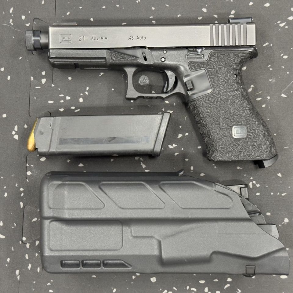 Post 2 - Glock 21 with voodoo threaded 