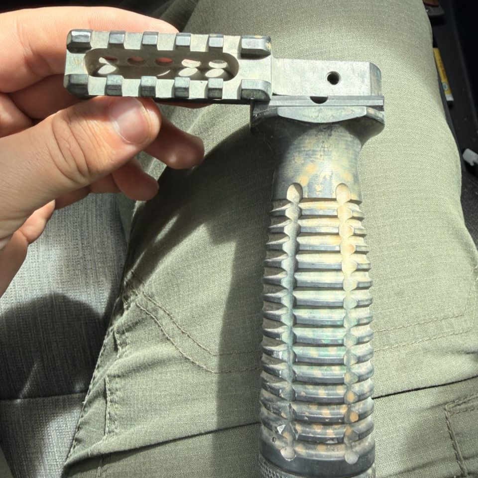 Post 3 - Stream light VFG screw missing