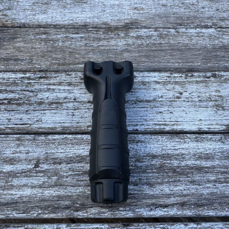 Post 2 - Tango down grip 