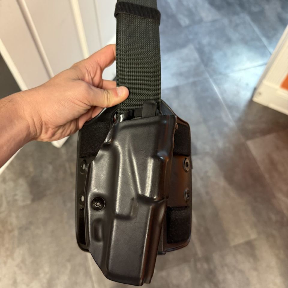 Post 4 - Safariland Glock 17 Drop Leg 