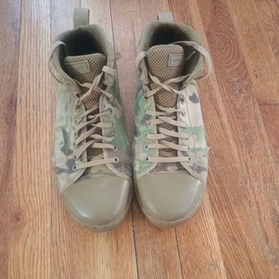 Post 4 - Multicam Altama boots size 11
