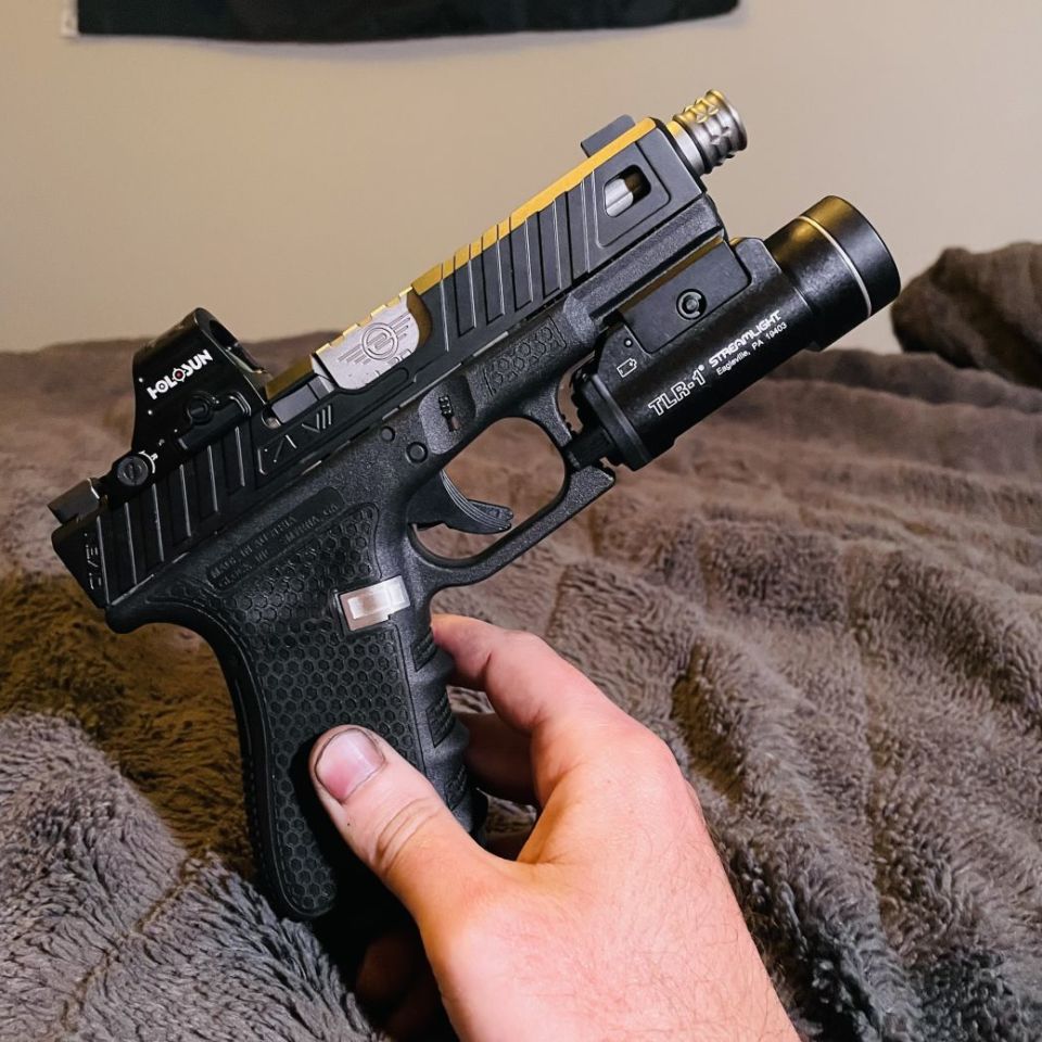 Post 1 - ZEV Glock 19