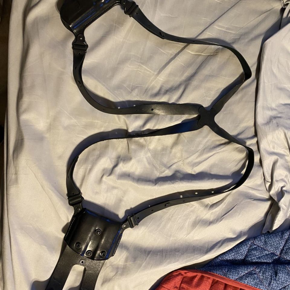 Post 1 - Smith and Wesson M&P shoulder holster