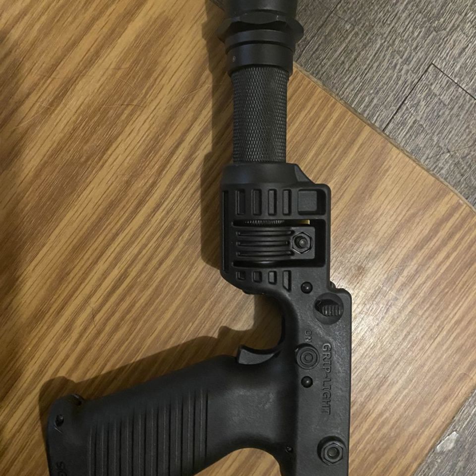 Post 1 - Sig Sauer STL-100 Grip Light