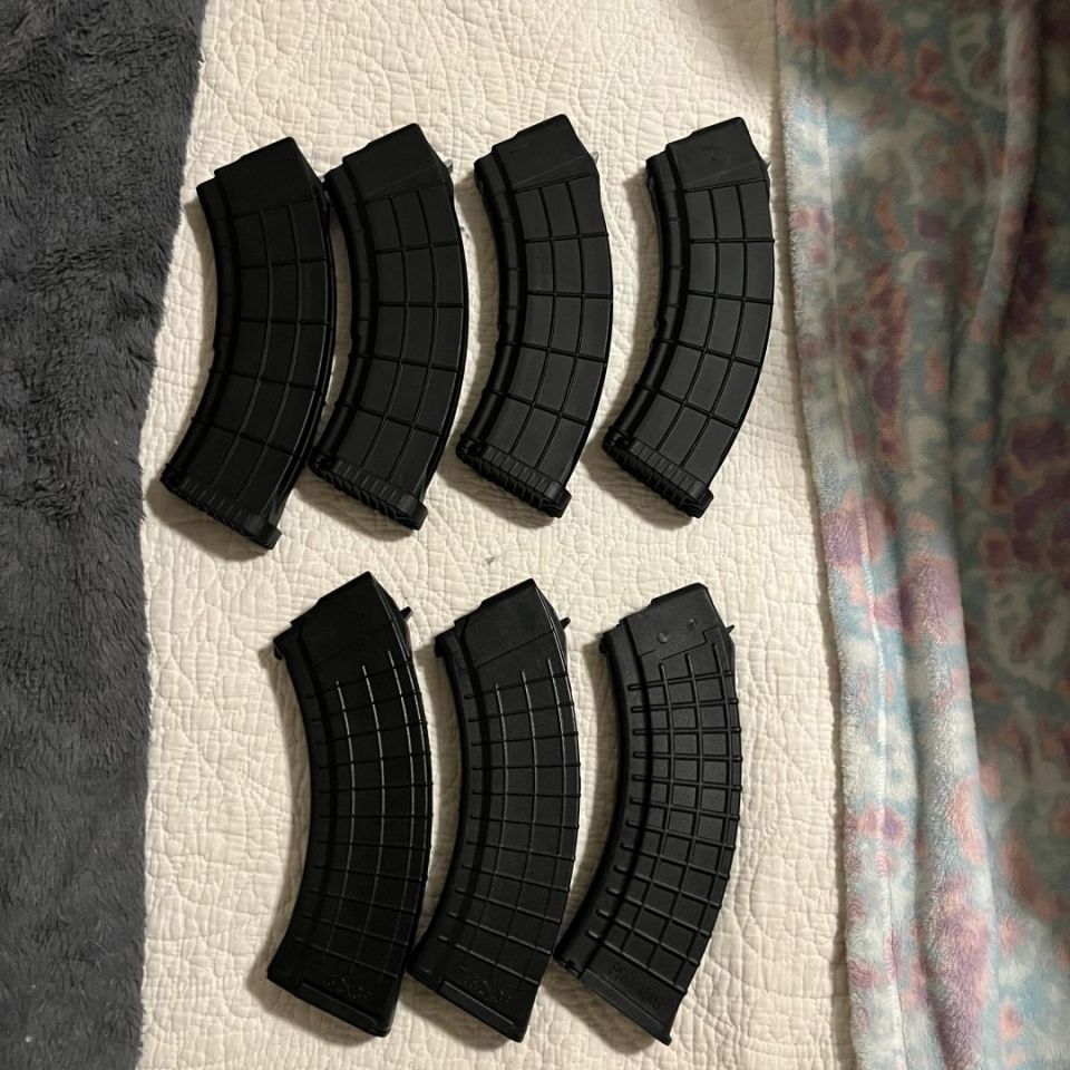 Post 1 - WTS AK mags