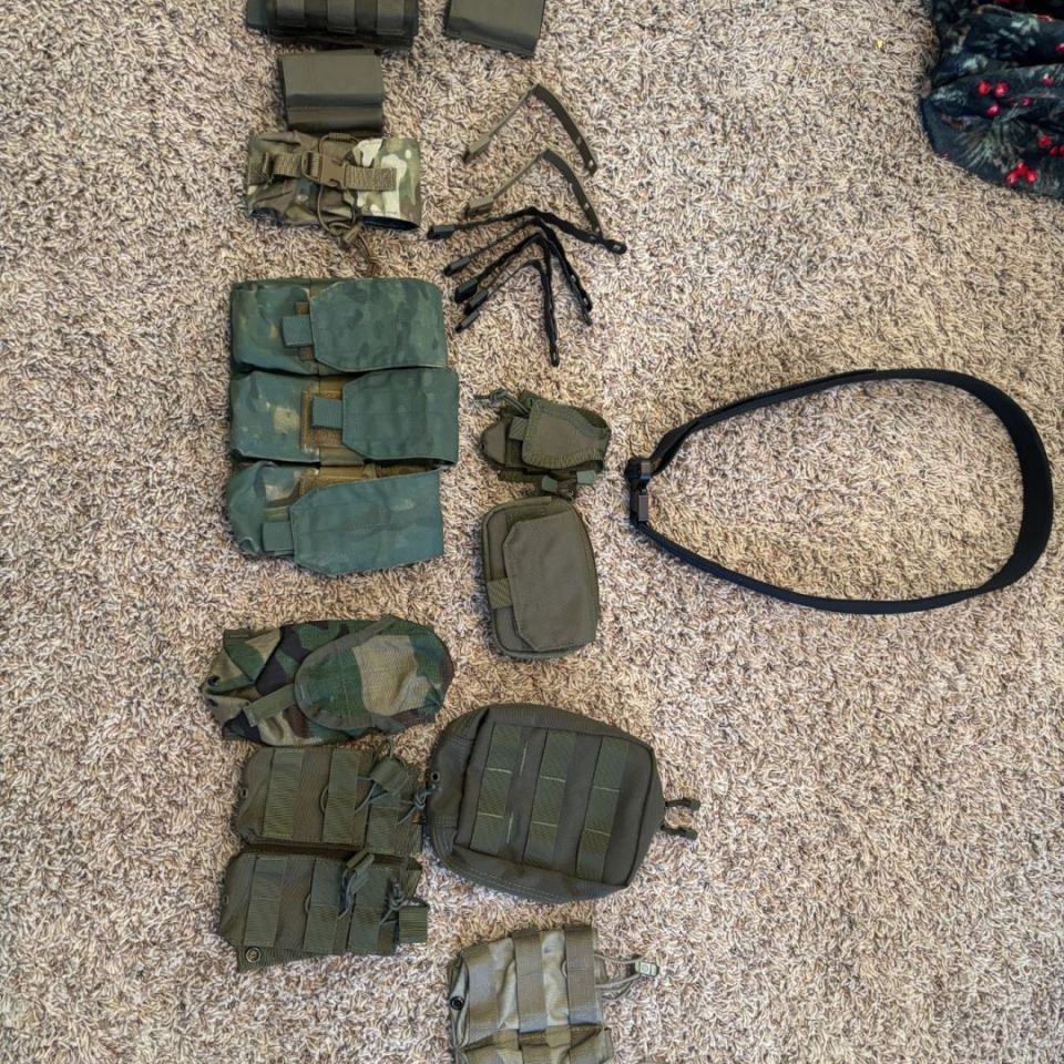 Post 4 - assorted gear admin pouch