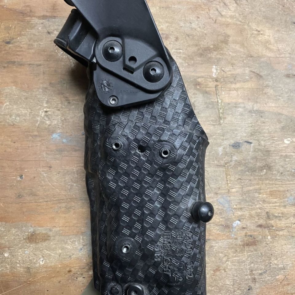Post 1 - Glock 17 Safariland Holster