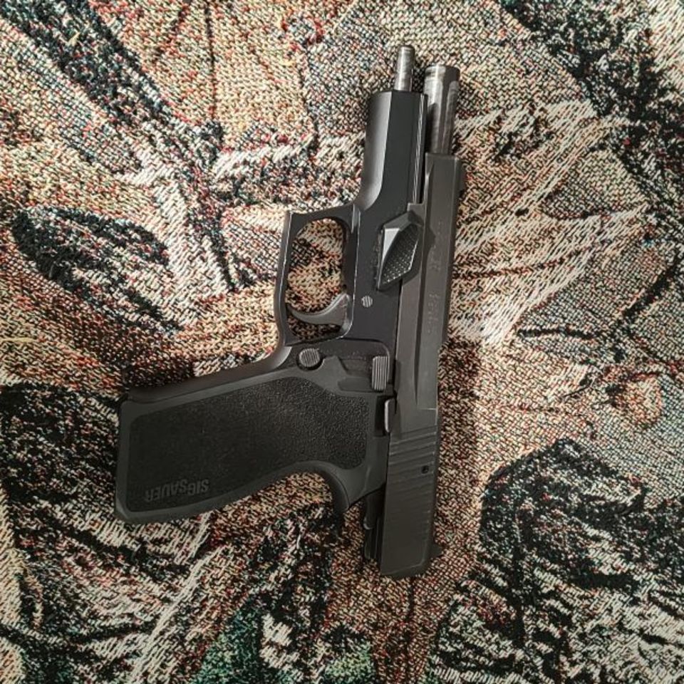 Post 1 - W. German SIG P220