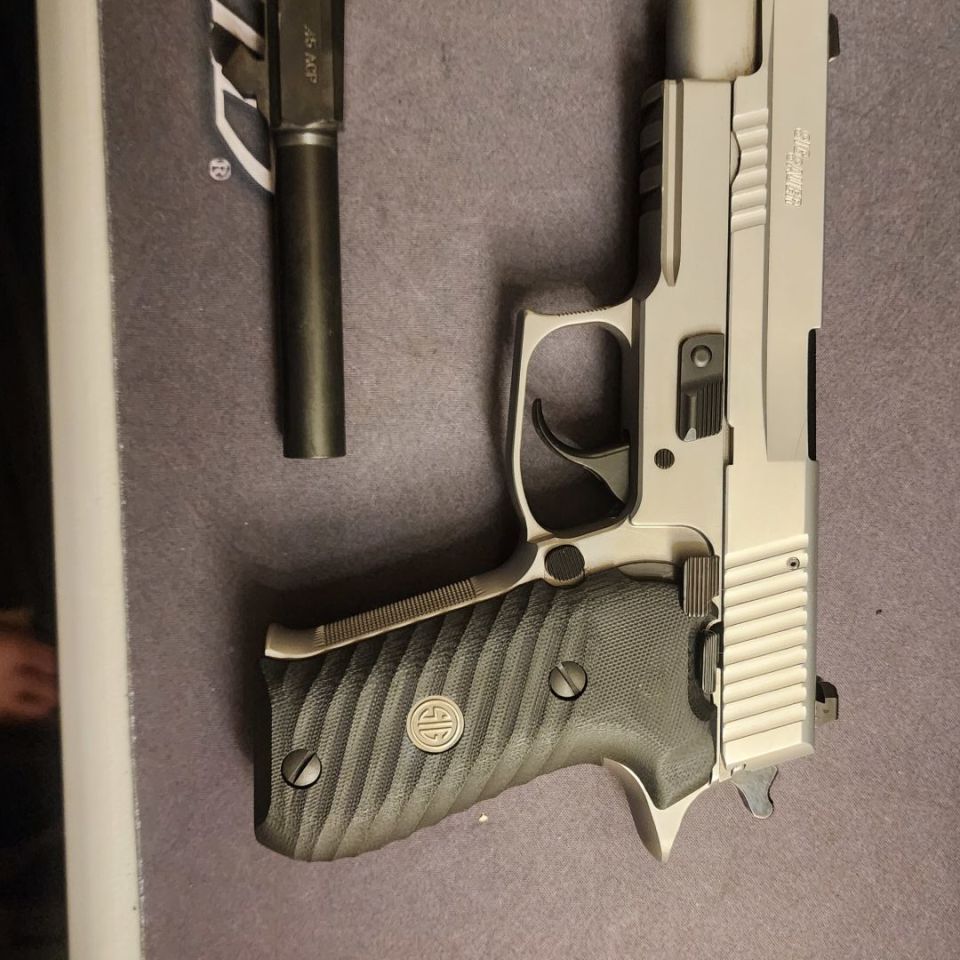 Post 4 - SIG P220 Elite stainless 