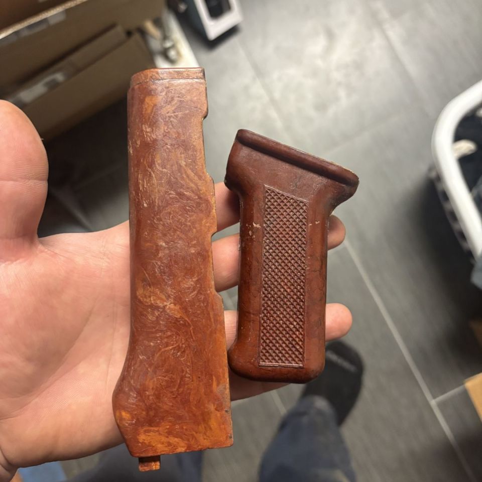 Post 3 - Bakelite Bulgarian handguard