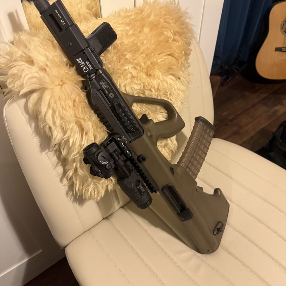 Post 3 - Steyr Aug with accessories 
